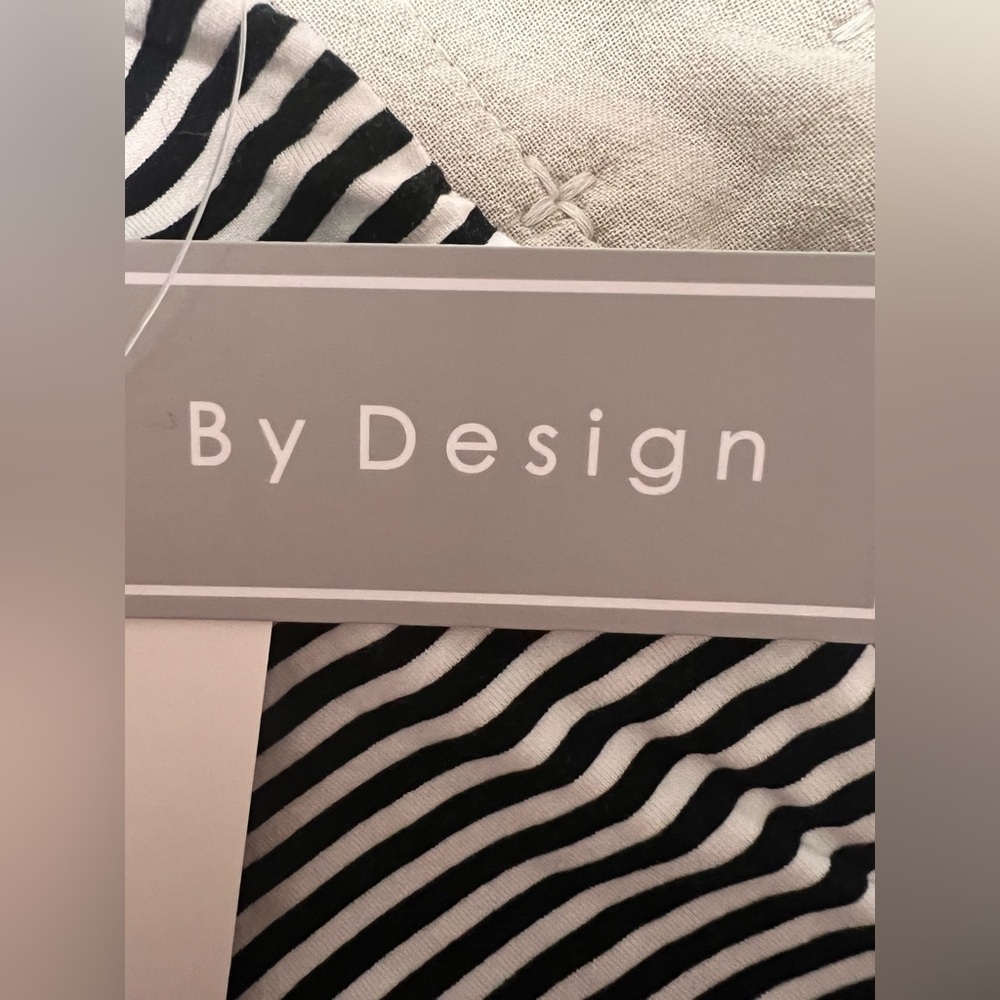 Classic Black and White Striped Sleeveless
Bodysuit. NWT.Sz/L - Picture 4 of 7